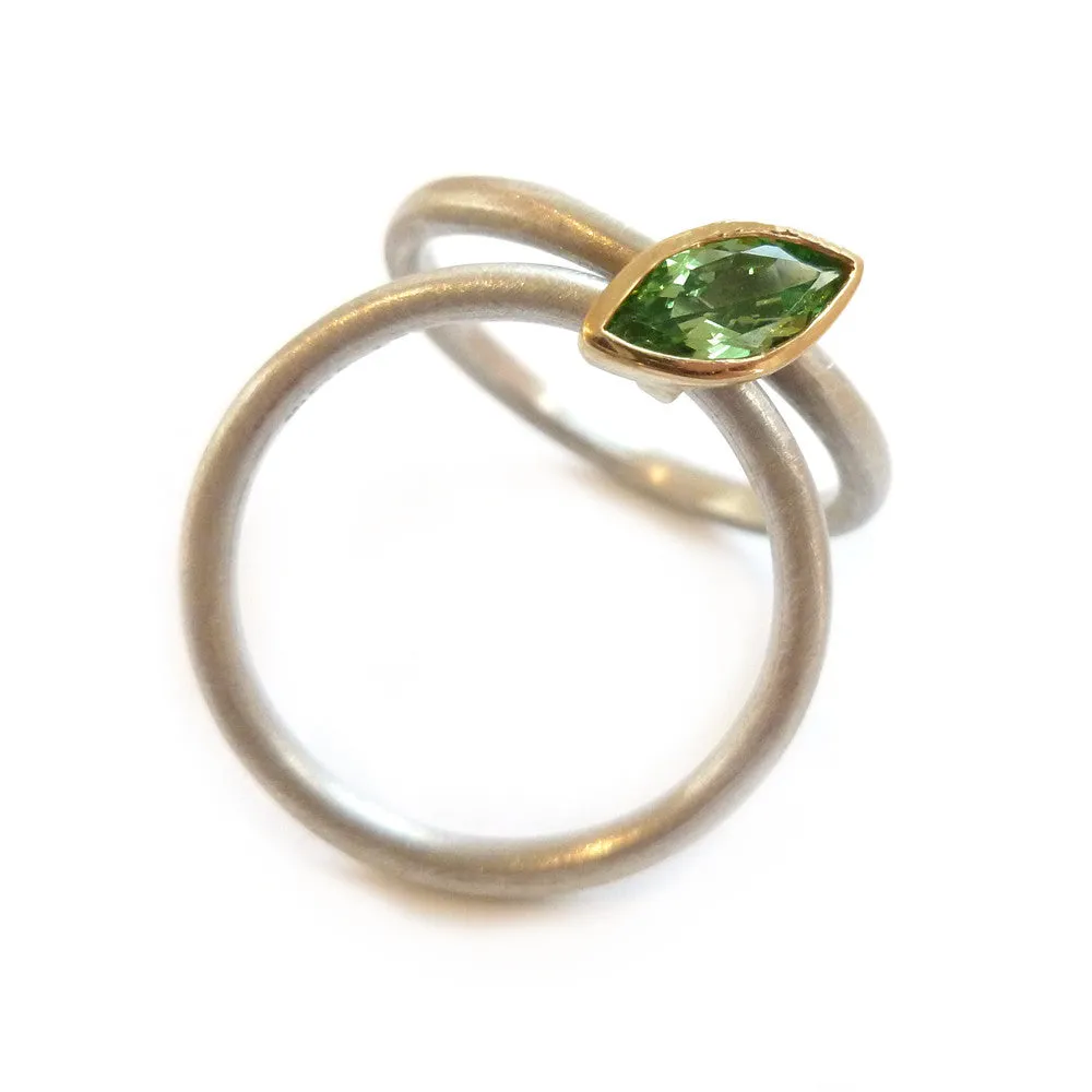 18ct Gold and Mint Garnet Ring