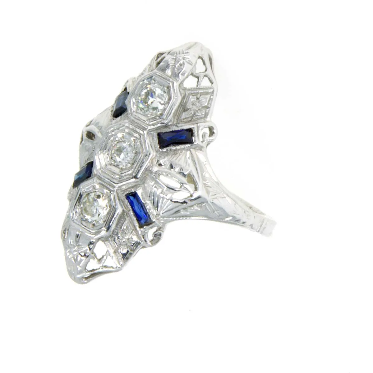 1920s Sapphire & Diamond Filigree Ring