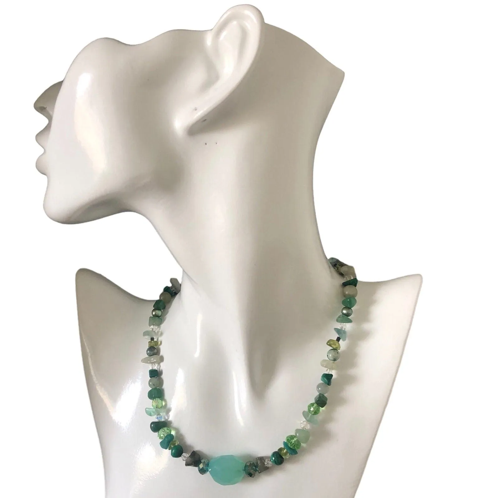 Green Natural Stones Choker Necklace