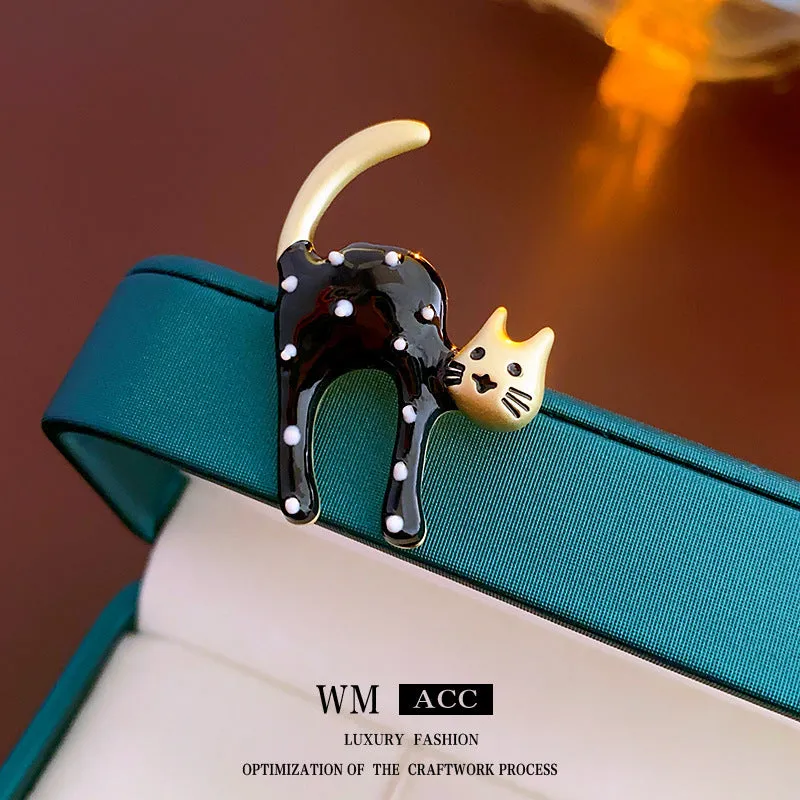 Luxurious Cat Geometric Copper Electroplating Brooches